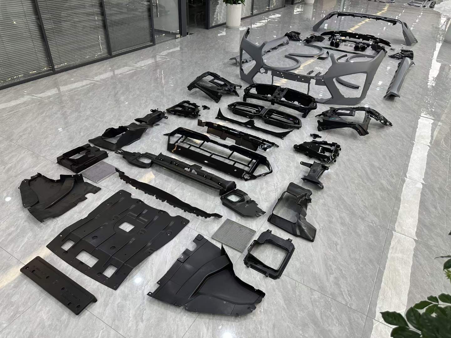 G05 LCI X5M Widebody Kit with Radar Integration