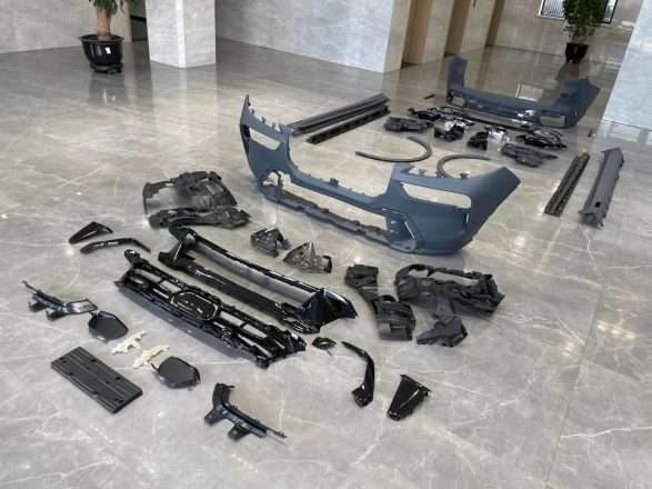 BMW X7 G07 LCI Body Kit: 2018-23 X7M Style PU Aero Parts