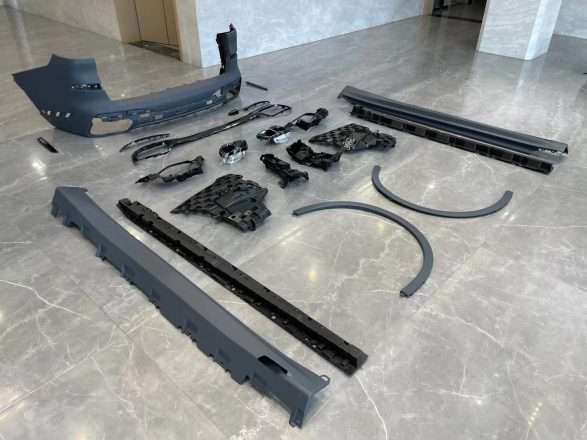 BMW X7 G07 LCI Body Kit: 2018-23 X7M Style PU Aero Parts