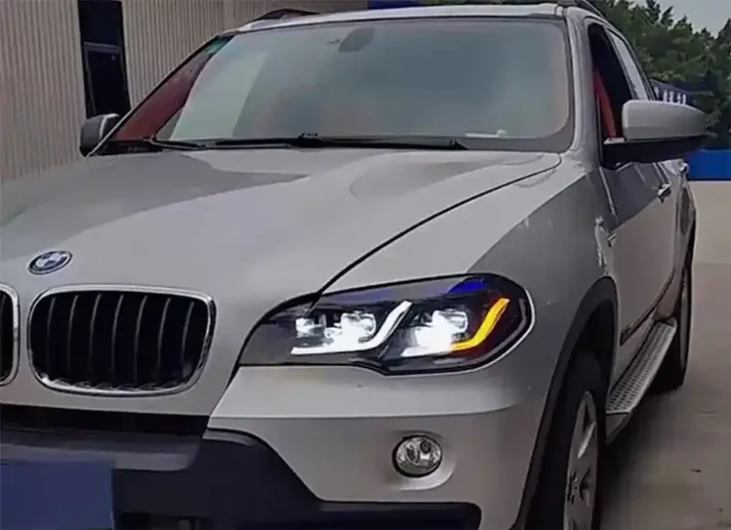 BMW X5 E70 headlight assembly