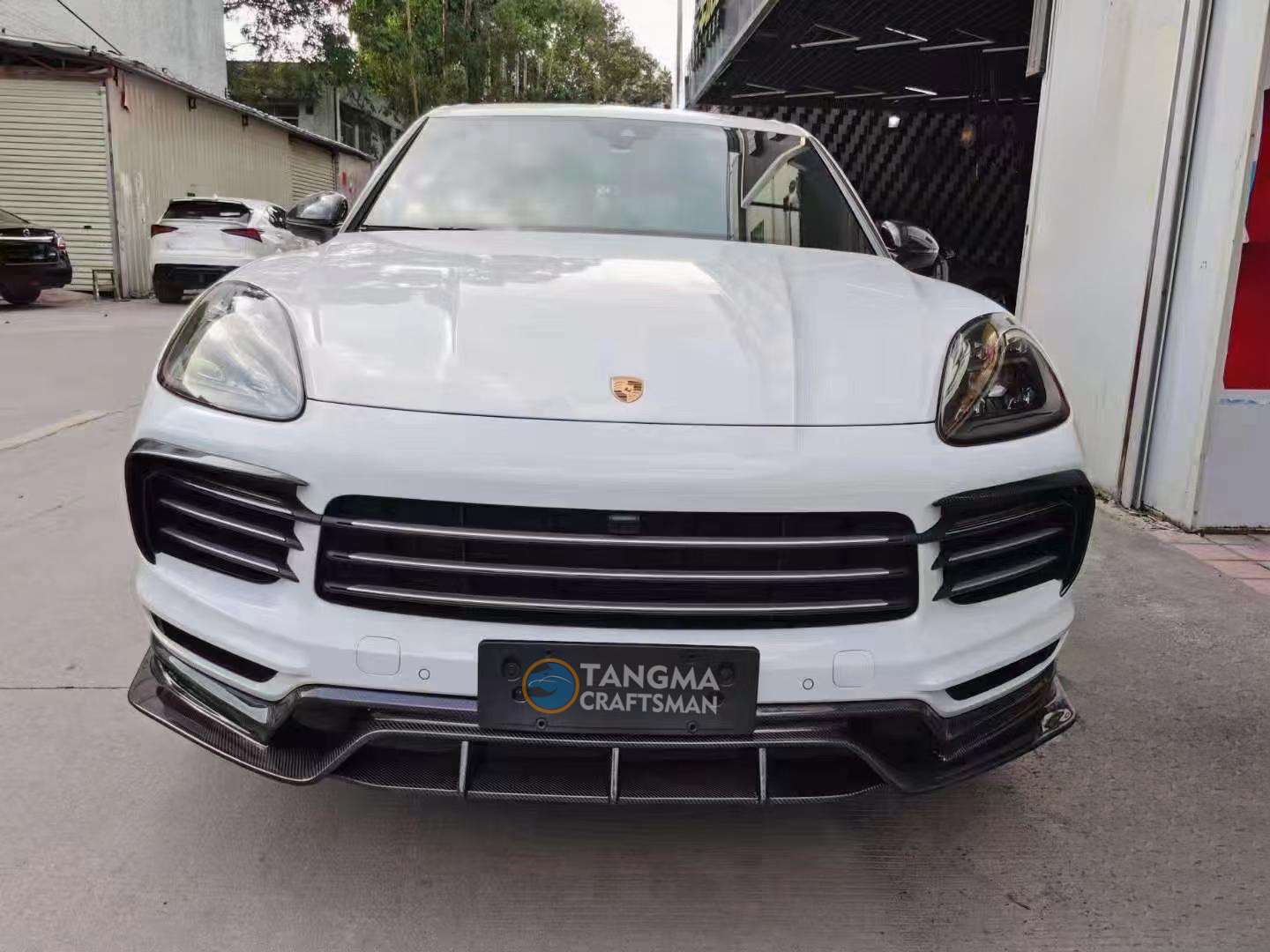 Cayenne Carbon Fiber Body Kit