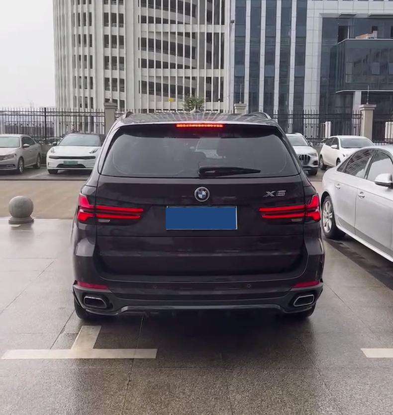 BMW X5 taillight