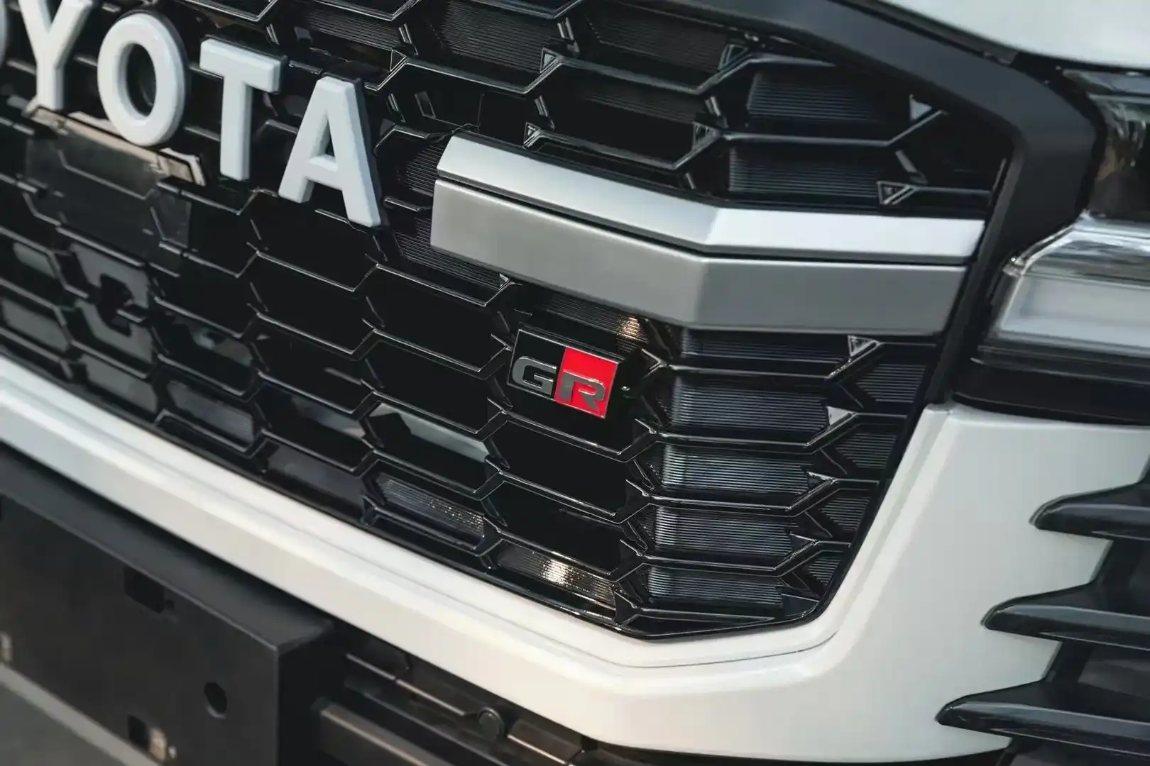 Toyota Land Cruiser Old Model Exterior Upgrade Kit 