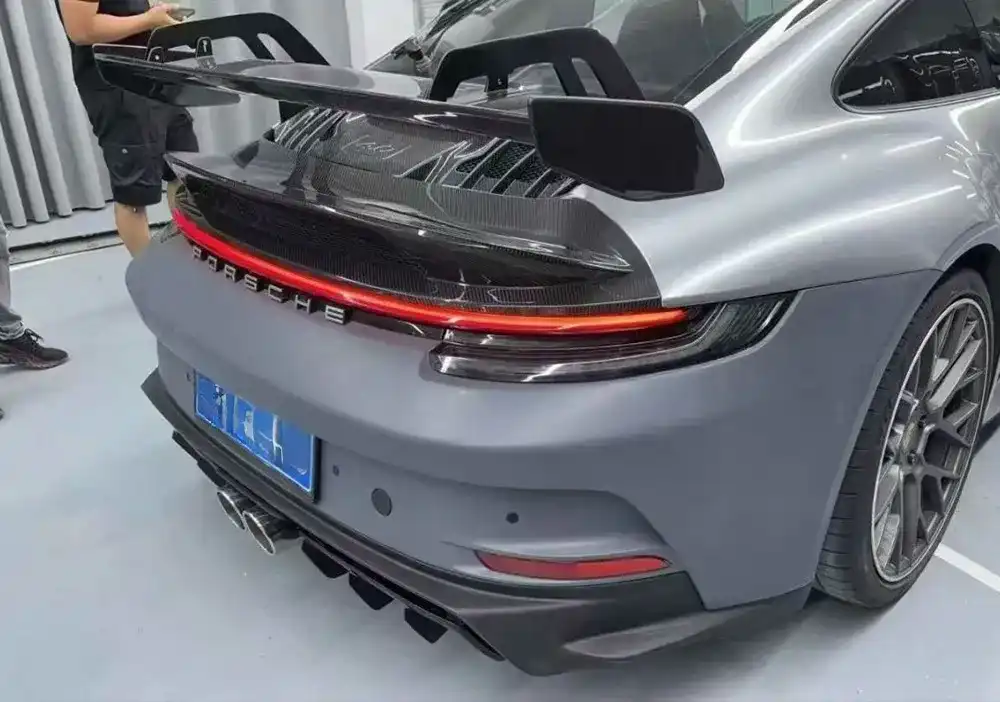Porsche 911 dry carbon fiber modification