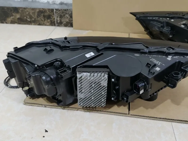 2020+ Audi Q7 Headlight Assembly Matrix LED Upgrade