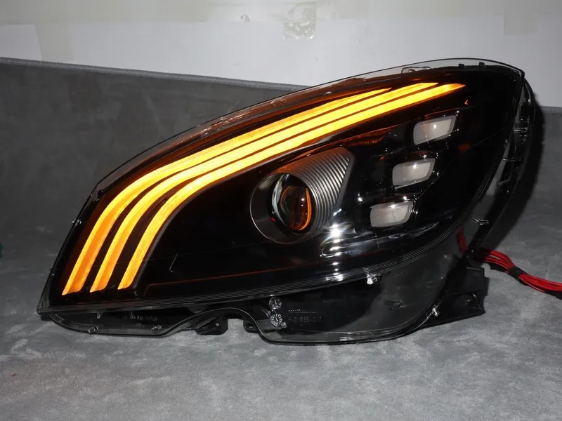 2010+ Mercedes R-Class LED Headlights W251 DRL