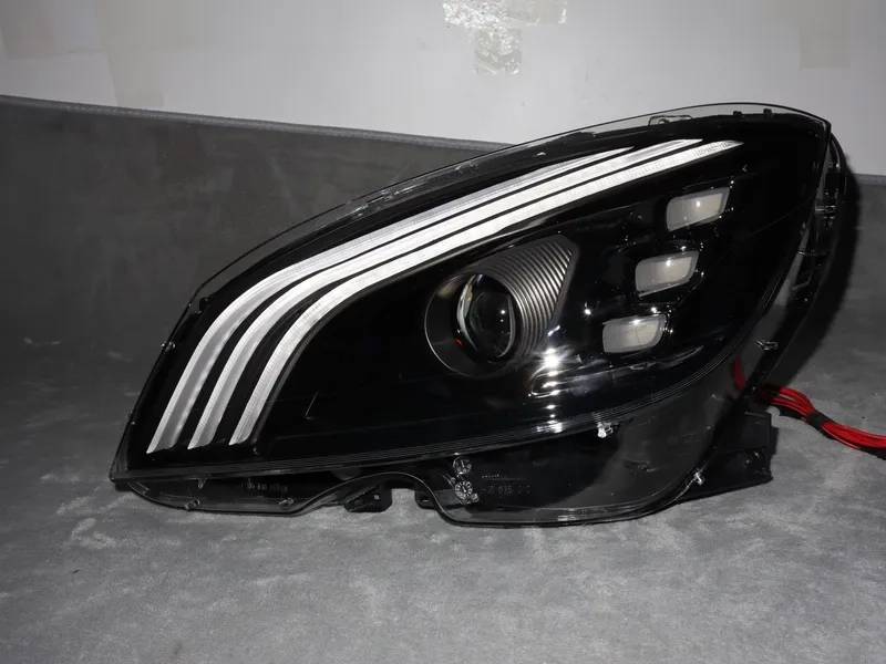 2010+ Mercedes R-Class LED Headlights W251 DRL