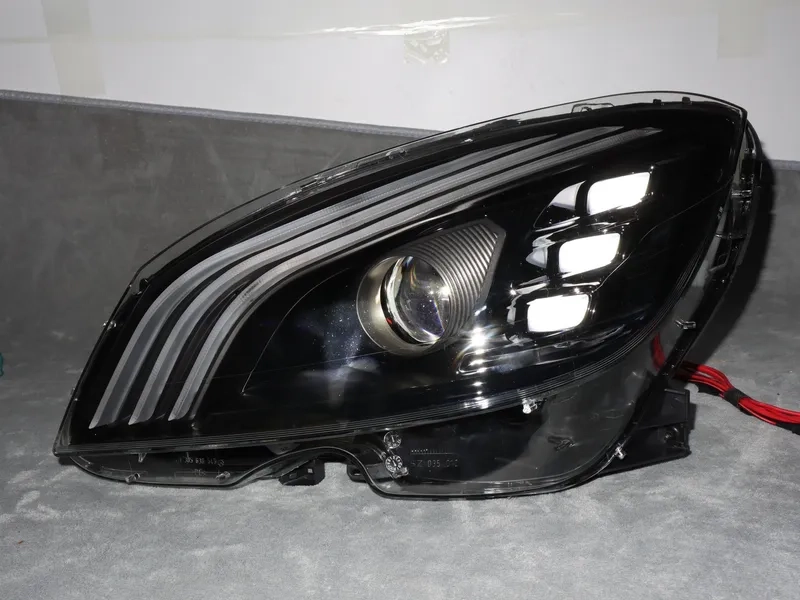 2010+ Mercedes R-Class LED Headlights W251 DRL