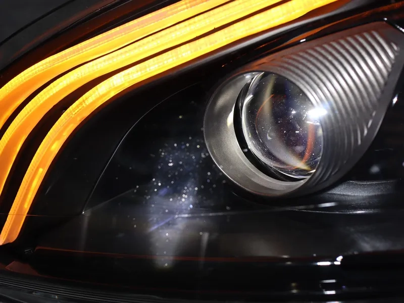 2010+ Mercedes R-Class LED Headlights W251 DRL