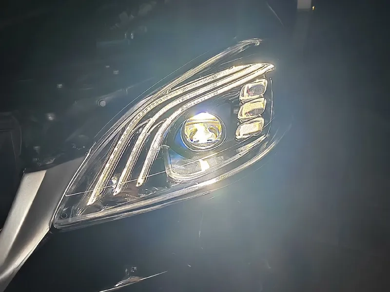 06+ Mercedes S-Class LED Headlights W221 3-Bar DRL