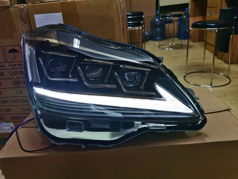 2003+ Toyota Crown Headlight Assembly Lexus Style LED DRL