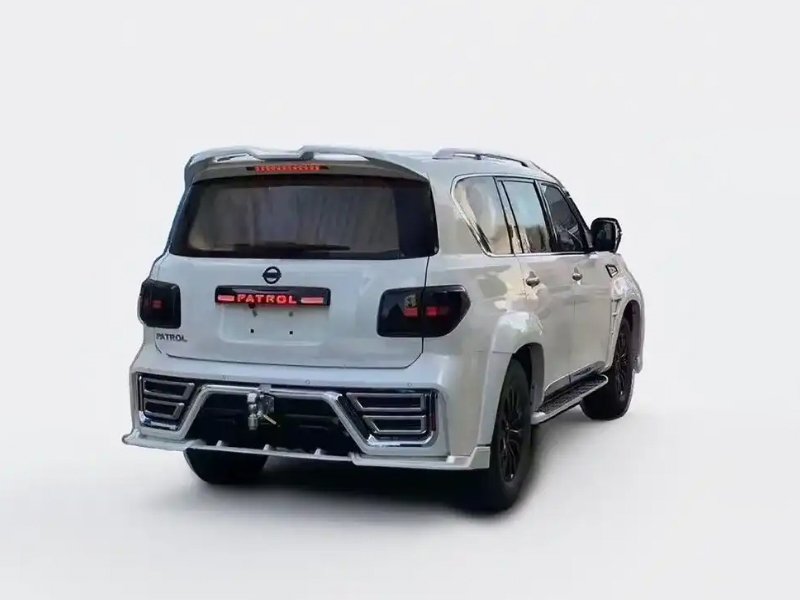 Nissan exterior kit side skirts and side parts (1:1)