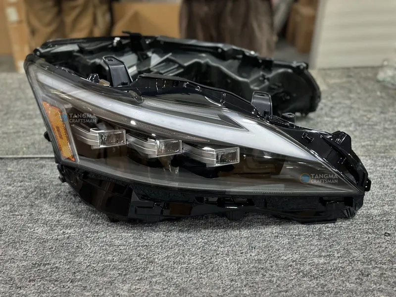 2011+ Lexus CT200h LED Matrix Headlights Sequential