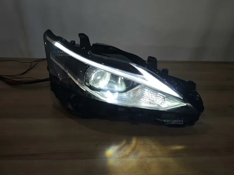 2011+ Lexus CT200h LED Headlights DRL Projector